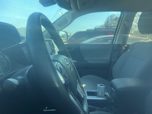 Used 2023 Toyota Tacoma SR5 w/ Technology Package image 8