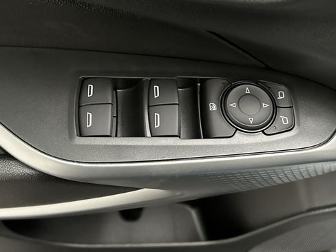 New 2026 Chevrolet Trax LS w/ LS Convenience Package FWD image 19