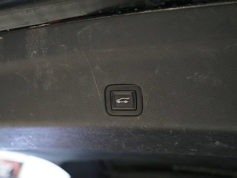 Used 2021 Chevrolet Suburban Z71 w/ Rear Media and Nav Package AWD/4WD image 58