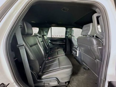 Used 2020 Ford Expedition XLT w/ Equipment Group 202A RWD image 32