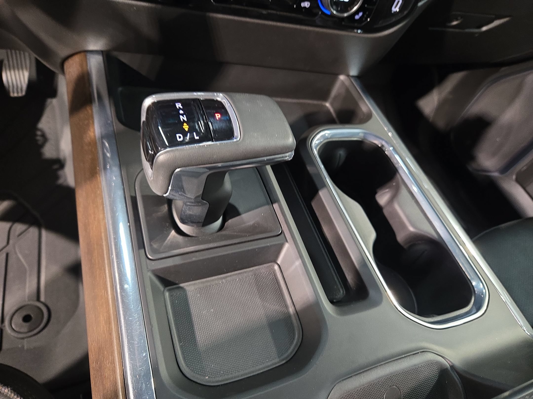 Used 2024 Chevrolet Silverado 1500 High Country w/ High Country Premium Package AWD/4WD image 33