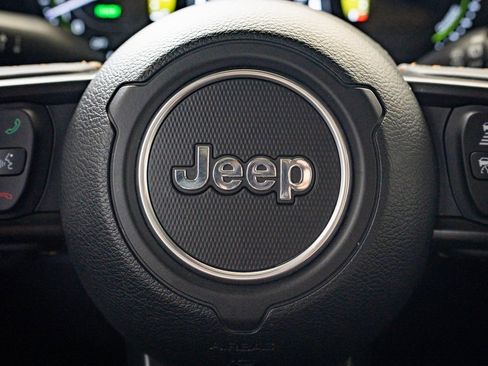 Used 2024 Jeep Wrangler Unlimited w/ LED Headlamp & Fog Lamp Group image 26