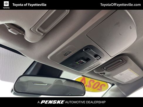 Used 2024 Toyota Camry SE image 22