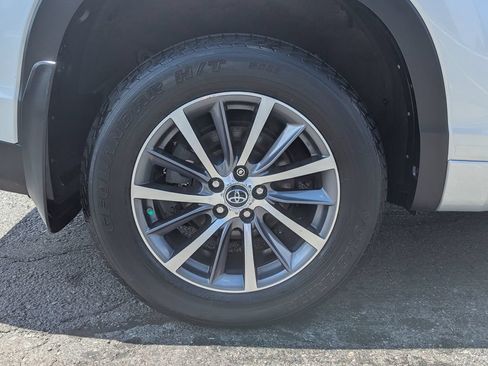 Used 2018 Toyota Highlander XLE AWD/4WD image 62