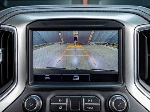 Used 2021 Chevrolet Silverado 1500 LT Trail Boss w/ Convenience Package II image 25