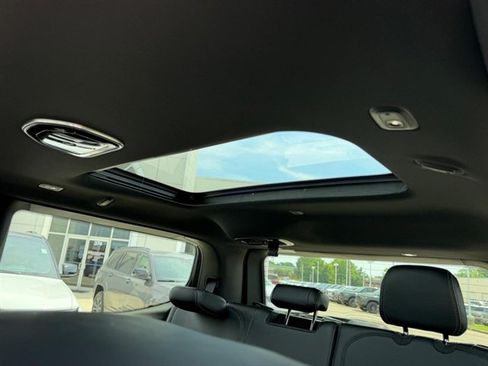 New 2026 Jeep Grand Wagoneer Summit AWD/4WD image 10