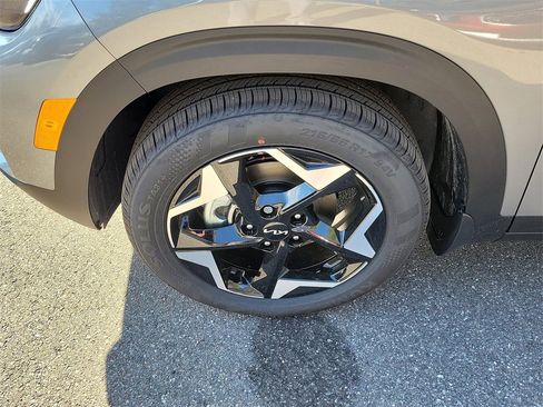 New 2026 Kia Seltos EX image 36