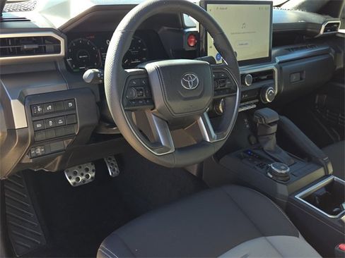 Used 2025 Toyota Tacoma TRD Sport image 19