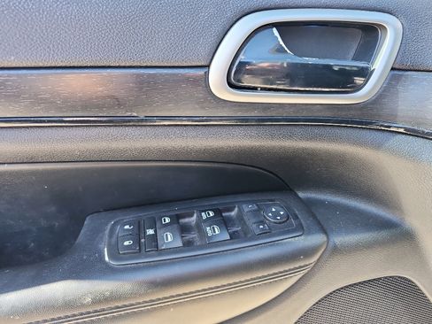 Used 2018 Jeep Grand Cherokee Limited w/ Trailer Tow Group IV image 17