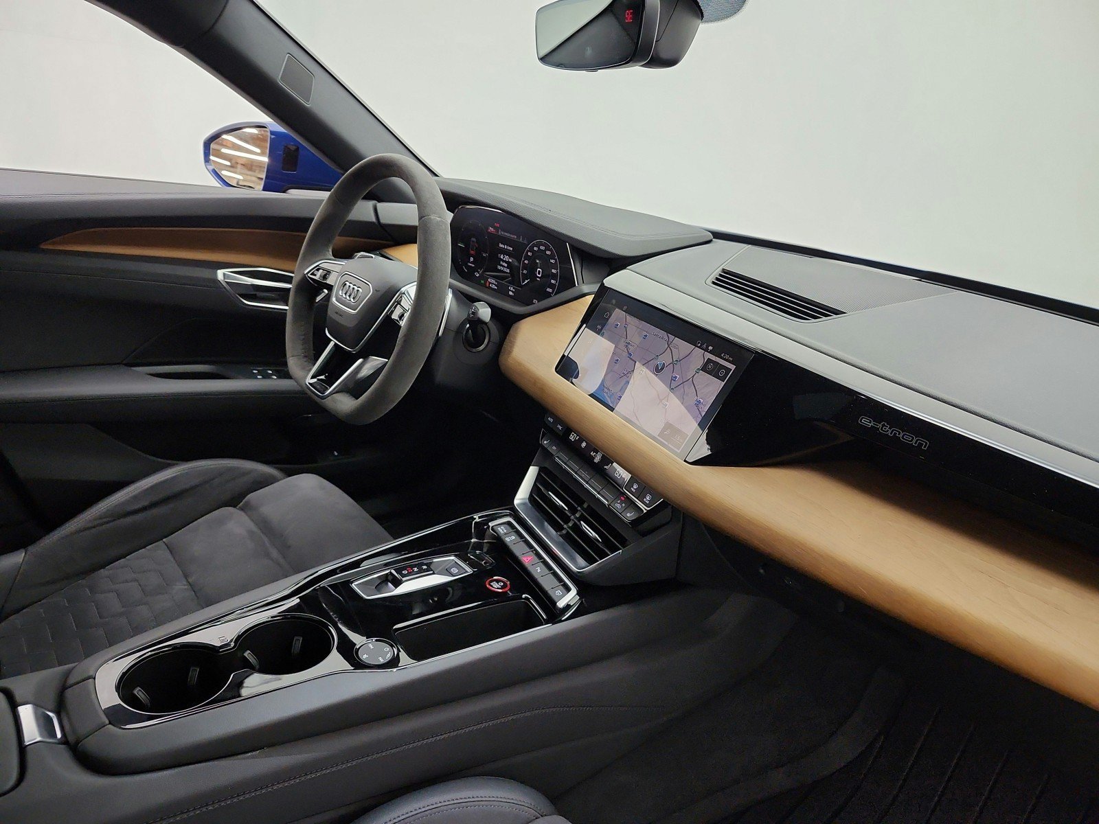 Used 2023 Audi e-tron GT Premium Plus AWD/4WD image 18