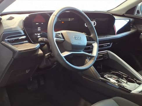 Certified 2025 Audi Q5 Premium w/ Convenience Package image 9