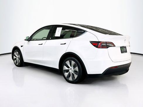 Used 2023 Tesla Model Y Long Range AWD/4WD image 5