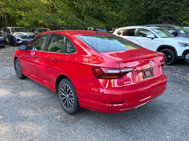Used 2019 Volkswagen Jetta SE w/ Cold Weather Package FWD image 3