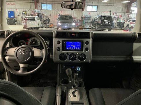 Used 2007 Toyota FJ Cruiser 4WD image 16