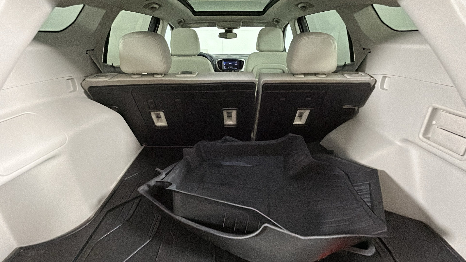 Used 2023 GMC Terrain Denali w/ Denali Premium Package AWD/4WD image 32