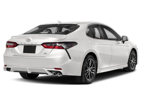 Used 2022 Toyota Camry SE FWD image 2