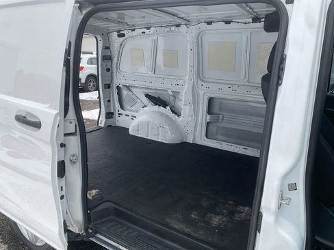 Used 2017 Mercedes-Benz Metris image 21