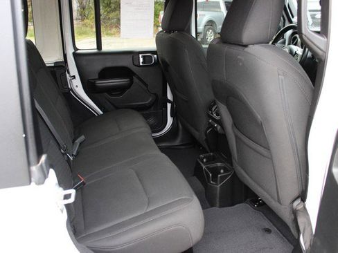 Used 2018 Jeep Wrangler Unlimited Sport S image 12
