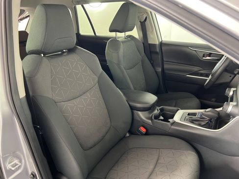 Used 2020 Toyota RAV4 XLE image 23