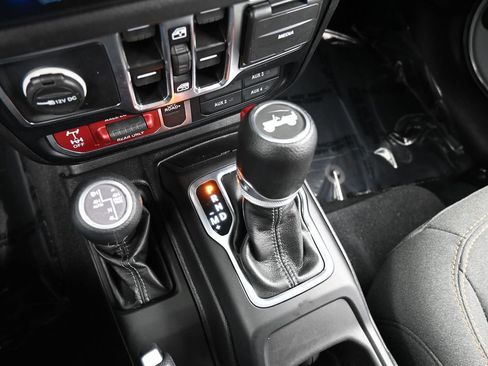 Used 2024 Jeep Wrangler Unlimited image 27