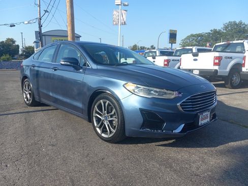 Used 2019 Ford Fusion SEL FWD image 3