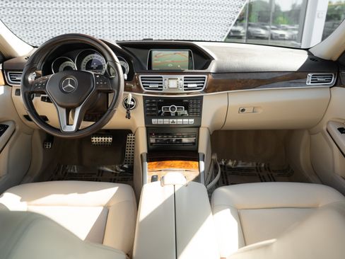 Used 2014 Mercedes-Benz E 350 4MATIC Sedan image 7