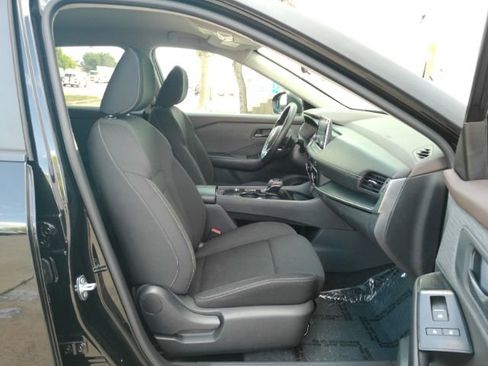 Used 2023 Nissan Rogue S FWD image 19