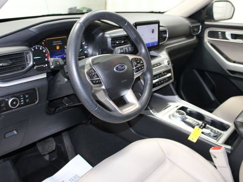 Used 2023 Ford Explorer XLT w/ Equipment Group 202A image 16