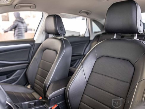 Used 2024 Volkswagen Jetta SE image 18