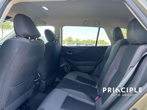 Used 2025 Subaru Outback Premium AWD/4WD image 27