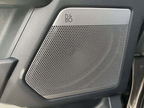 Used 2025 Ford F150 Lariat w/ Equipment Group 501A Mid image 18