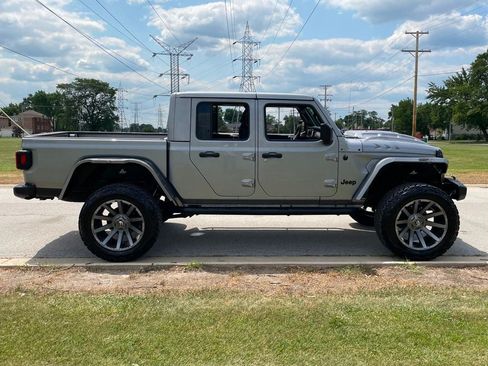 Used 2020 Jeep Gladiator Sport w/ Quick Order Package 24S AWD/4WD image 11