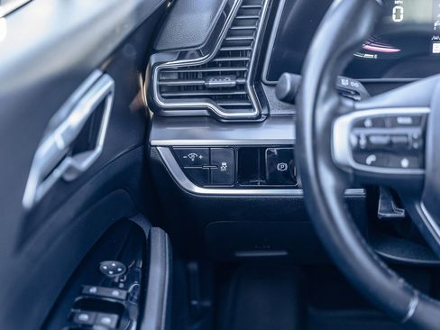 Used 2023 Kia Sportage EX image 24