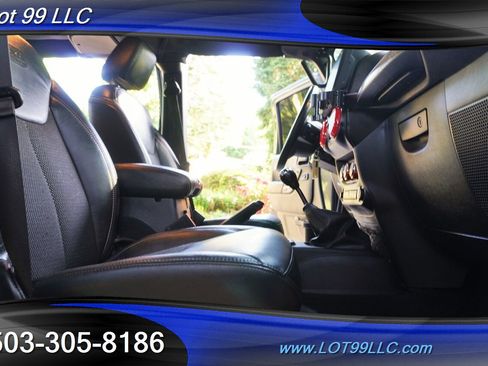 Used 2016 Jeep Wrangler Unlimited Sahara AWD/4WD image 18