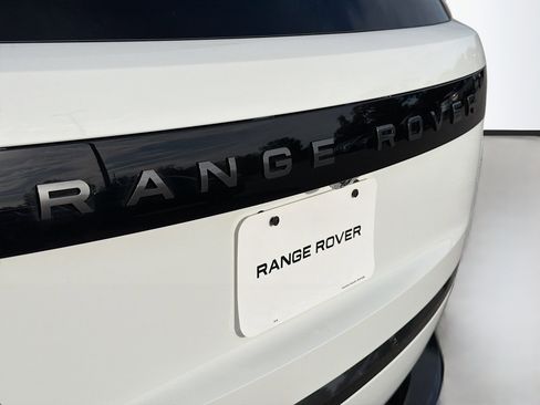 New 2026 Land Rover Range Rover SE image 11