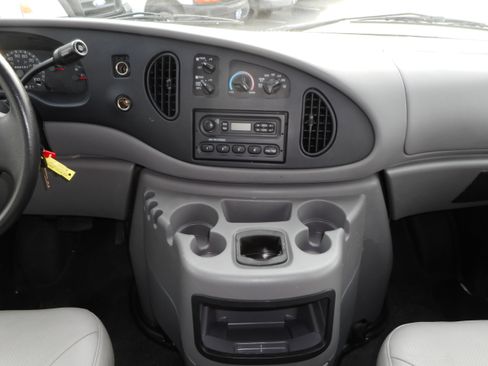 Used 2002 Ford E-350 and Econoline 350 XL image 26