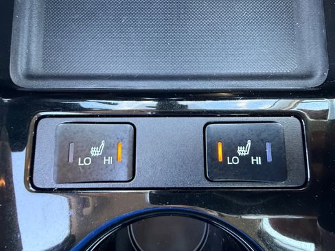 Used 2020 Toyota Prius Prime LE image 22