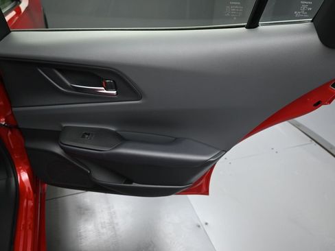 Certified 2025 Toyota Prius XLE image 31