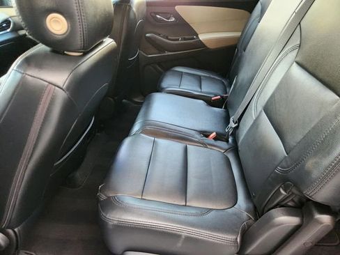 Used 2022 Chevrolet Traverse LS image 27