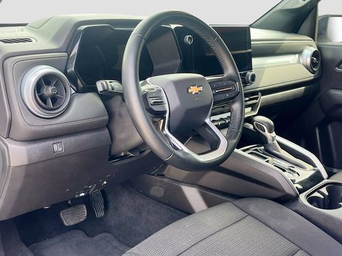 Used 2025 Chevrolet Colorado LT RWD image 9