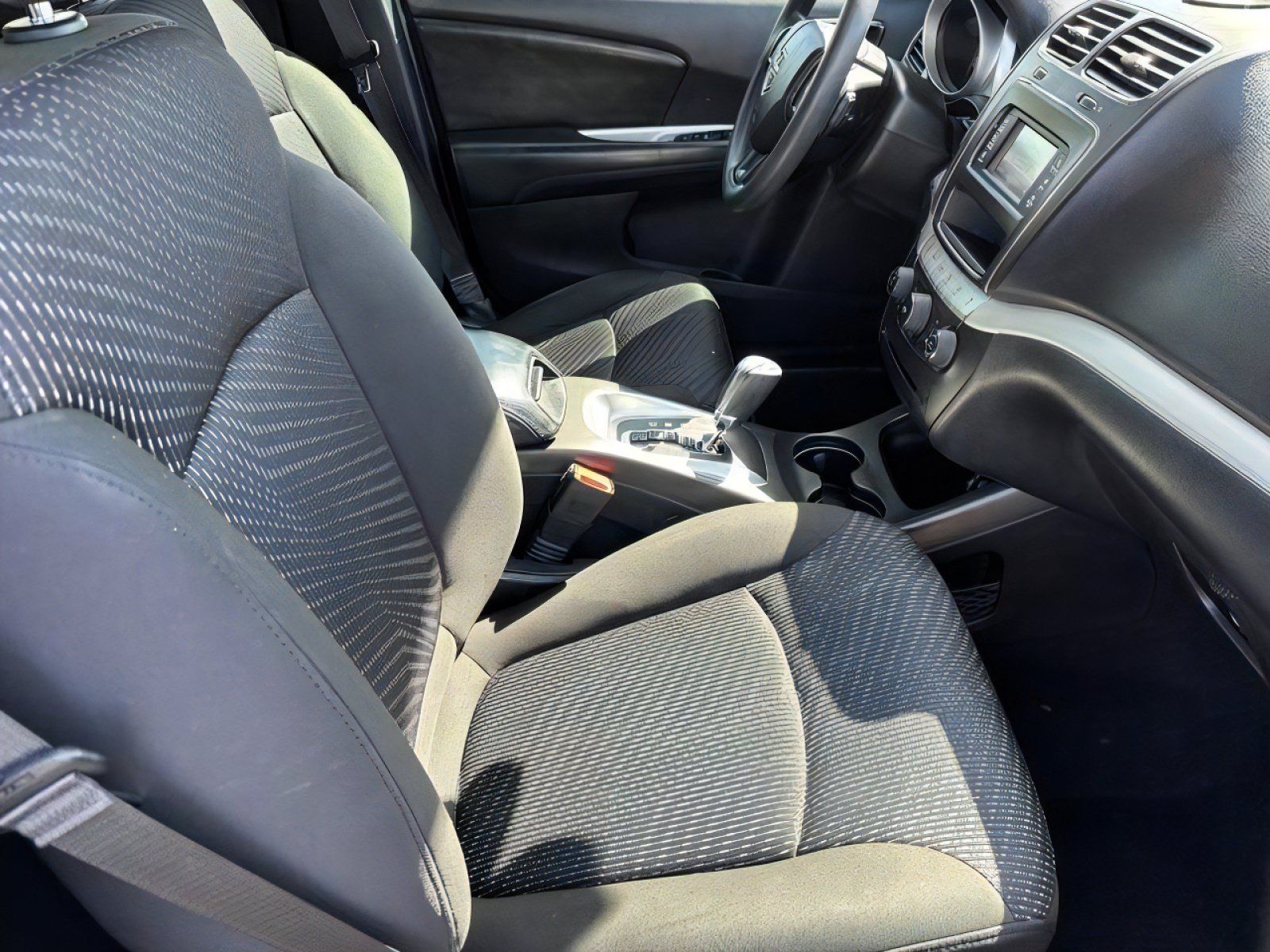 Used 2020 Dodge Journey SE FWD image 30