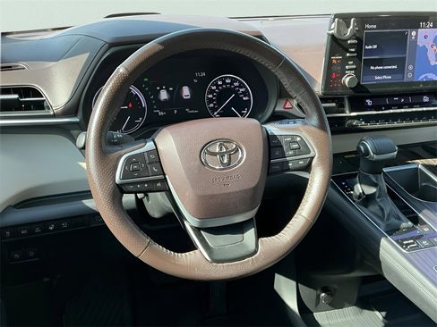 Used 2021 Toyota Sienna Platinum image 33