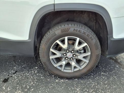 Used 2023 GMC Acadia SLE FWD image 25