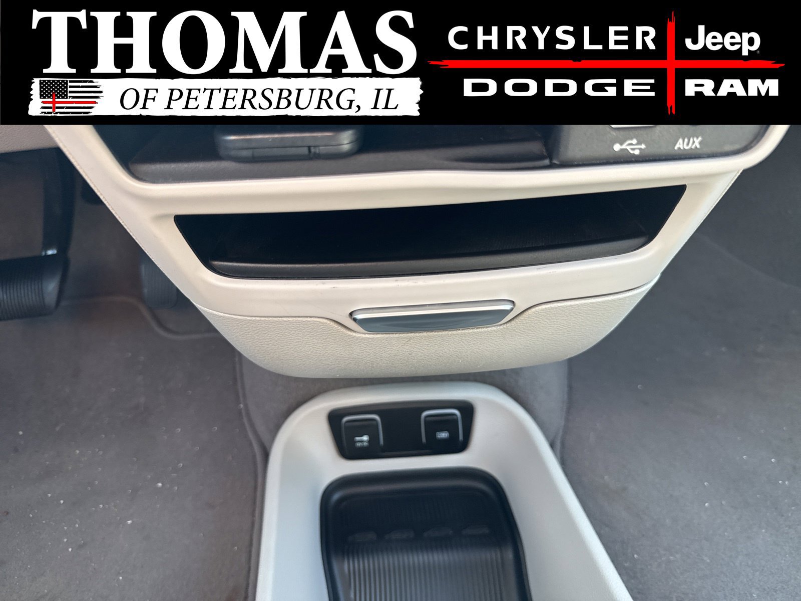 Used 2019 Chrysler Pacifica Touring Plus w/ Tire & Wheel Group FWD image 13