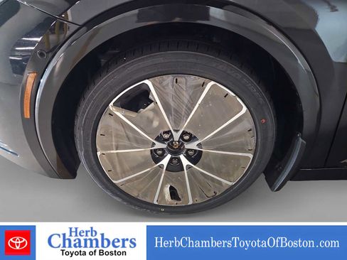 Used 2024 Toyota Prius Limited AWD/4WD image 9