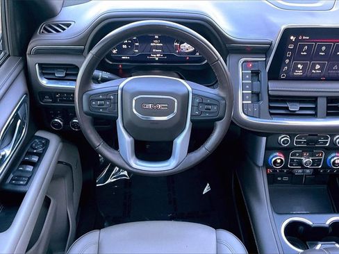 Used 2023 GMC Yukon SLT image 8