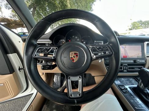 Used 2020 Porsche Macan AWD/4WD image 15