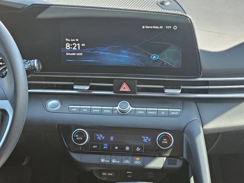 Used 2024 Hyundai Elantra SEL FWD image 18