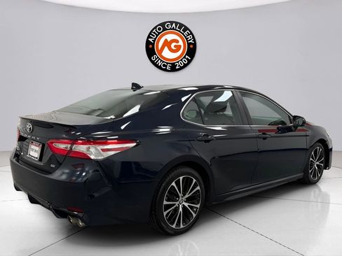 Used 2020 Toyota Camry SE image 7