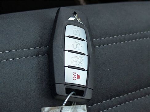 New 2025 Mitsubishi Outlander SE image 36